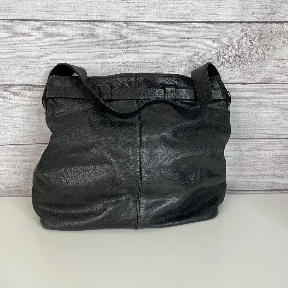 Cole‎ Haan City Chic Leather Edgy Embossed SNAKESKIN Hobo Handbag Black Pockets